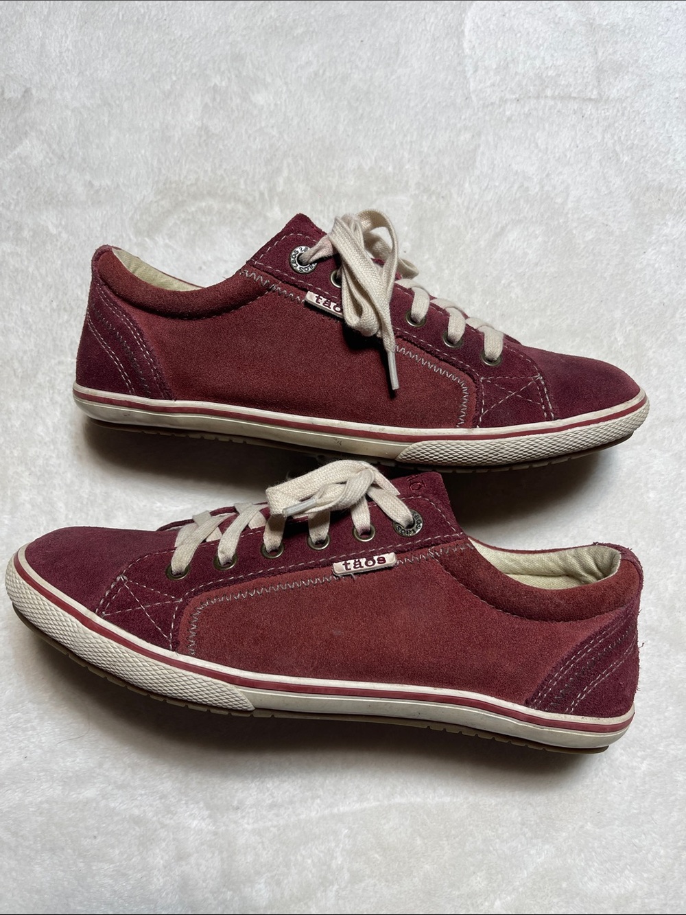 Taos Footwear Burgundy Suede Low-Top Sneakers Size 9 Women’s